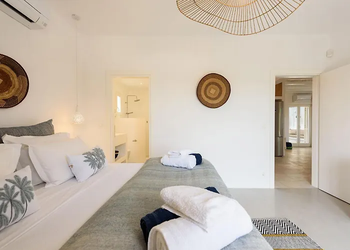 Paralia - Seaside Ajía Iríni Páru