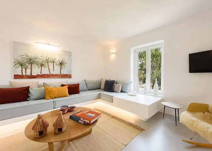 Paralia - Seaside Villa Ajía Iríni Páru